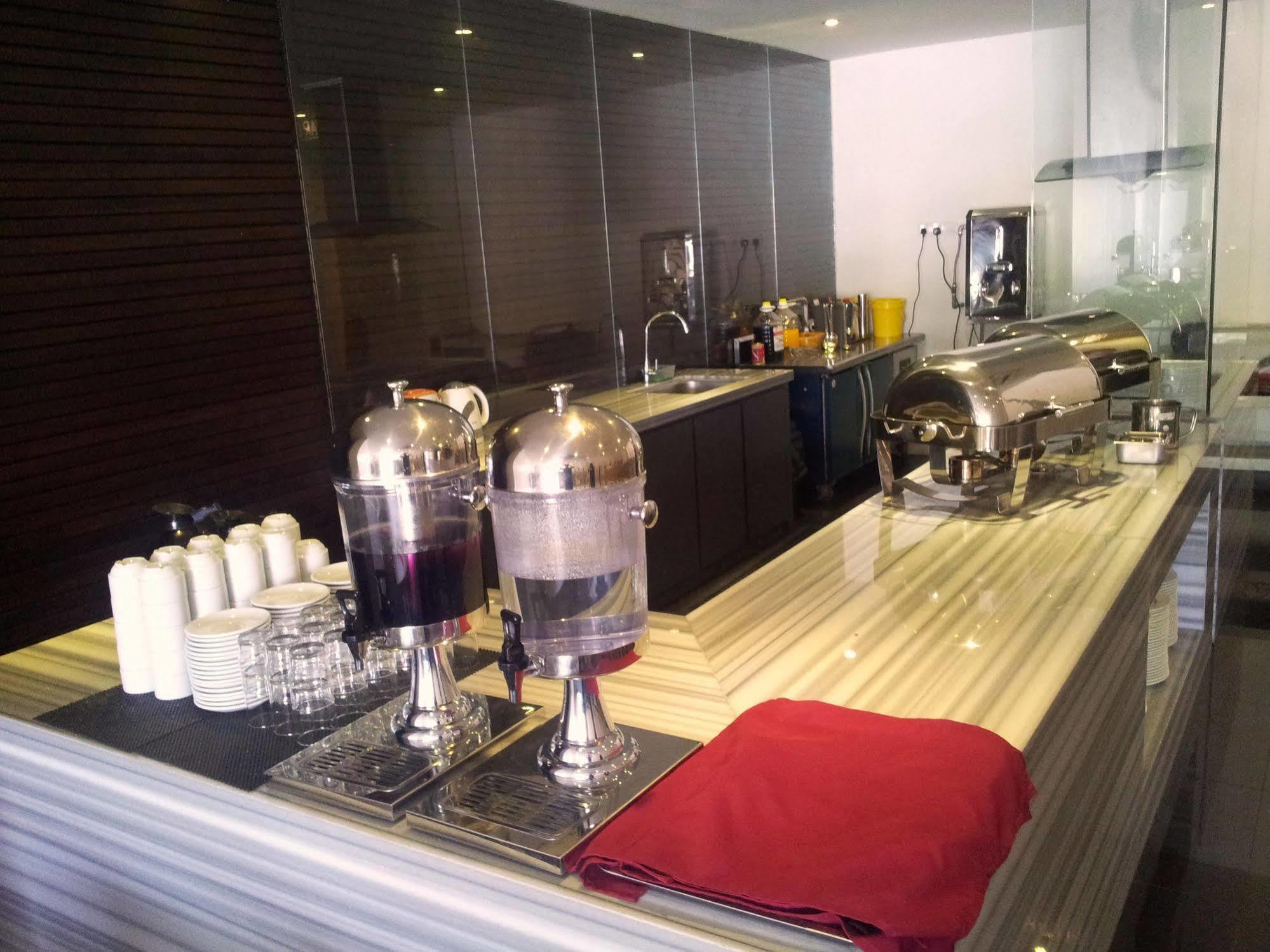 T+ Hotel Sungai Petani Extérieur photo