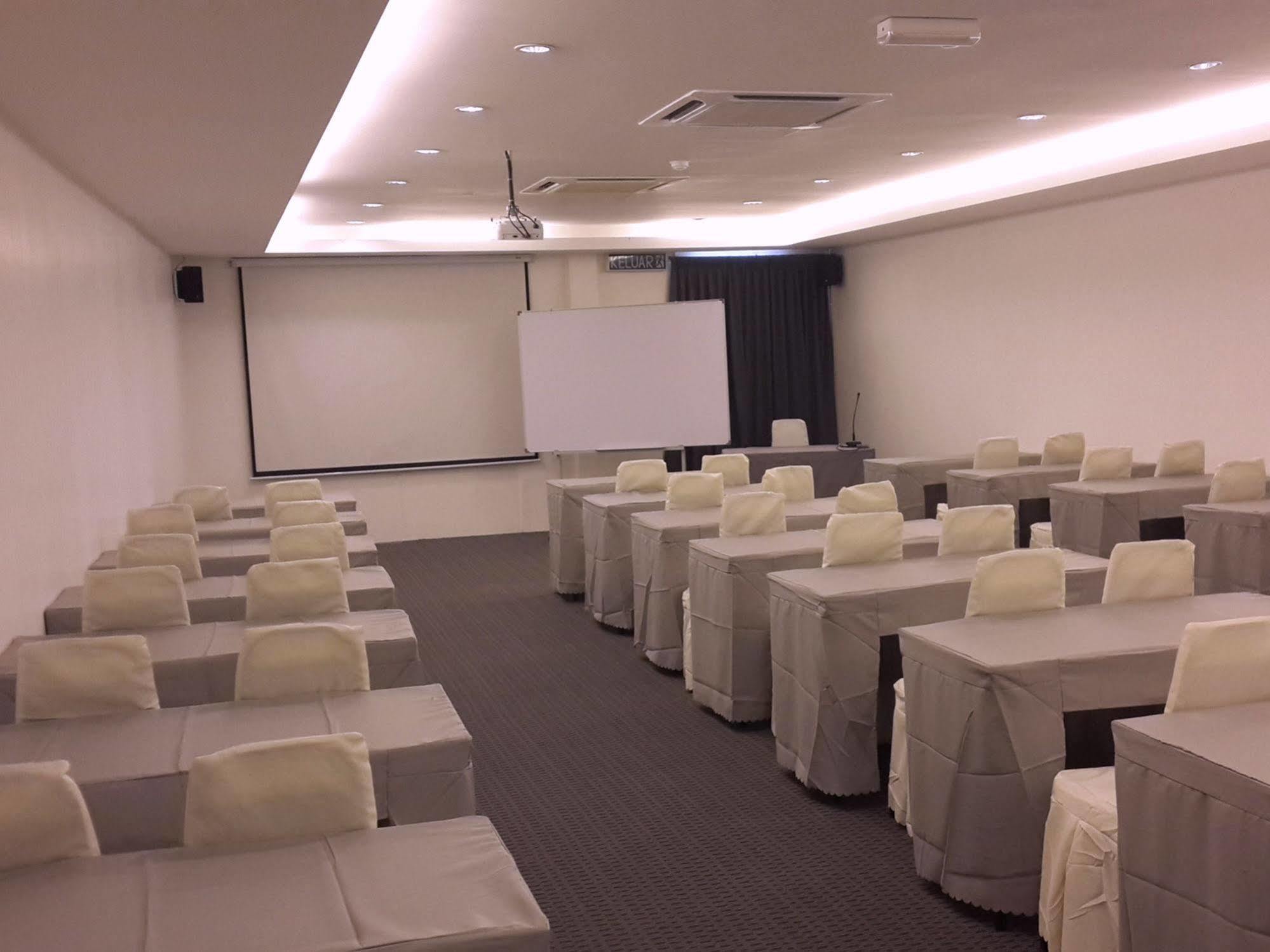T+ Hotel Sungai Petani Extérieur photo