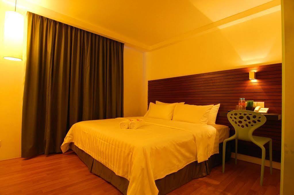 T+ Hotel Sungai Petani Extérieur photo